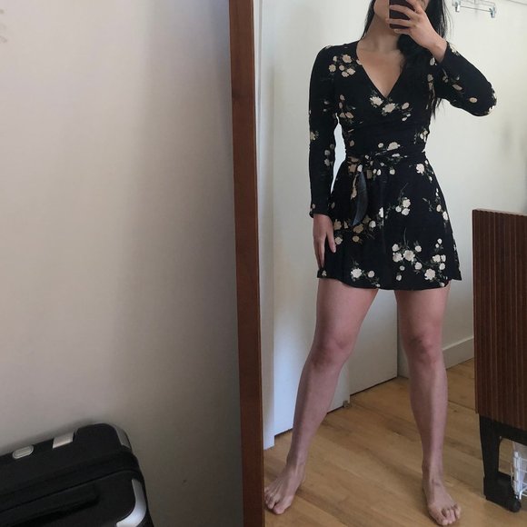 Reformation Zicron Dress. Size 4. - Picture 3 of 3